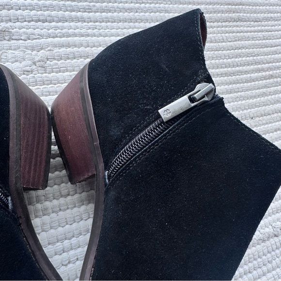 Lucky Brand Fenley Bootie Black Suede Cutout Ankle Heel 8M - Picture 5 of 9